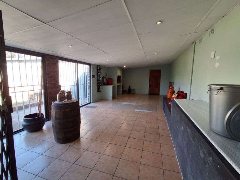 Spacious Family Living with Income Potential in the Heart of Kempton Park Ext 2 - Photo 8