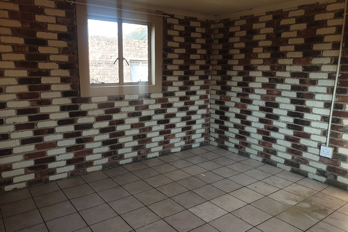 26 Bedroom House For Sale in Brakpan Central - Photo 2