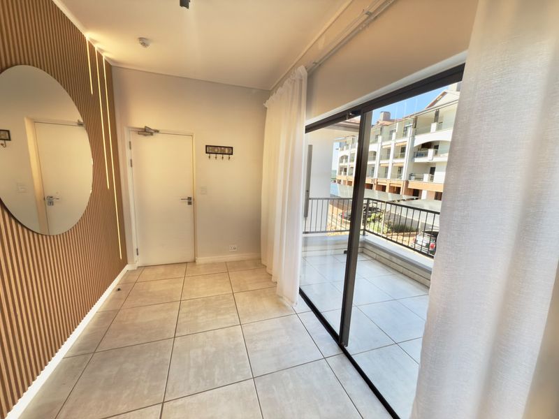 Modern 3-Bedroom Apartment in Izinga Eco Estate - Photo 3