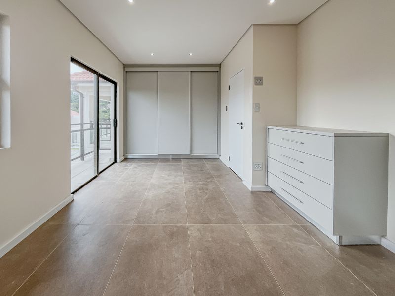 Ultra-Modern 4 Bedroom Masterpiece in Seaward Estate - Photo 10