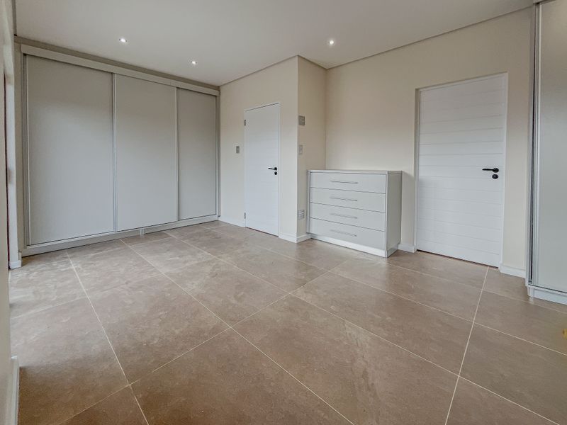 Ultra-Modern 4 Bedroom Masterpiece in Seaward Estate - Photo 9