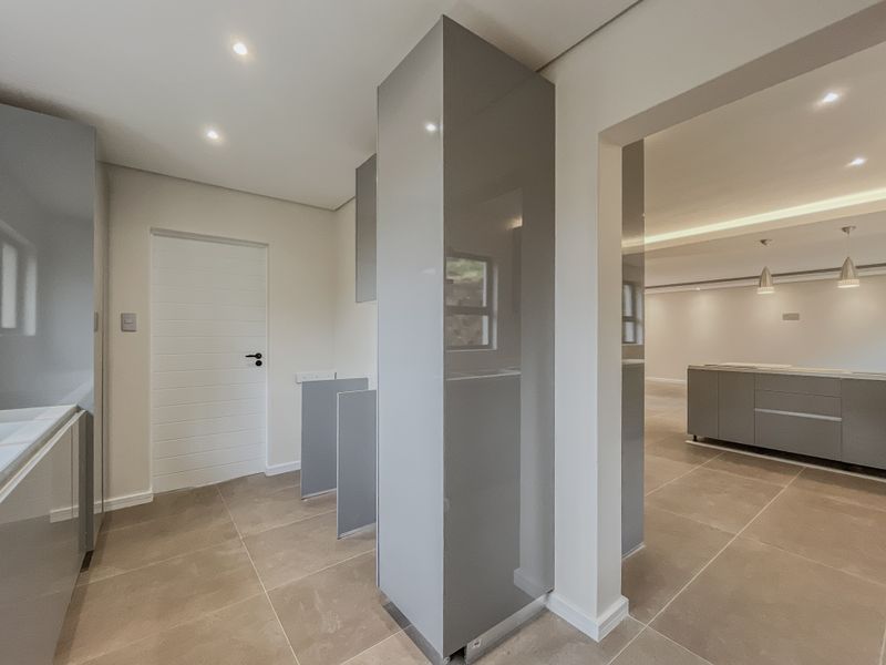 Ultra-Modern 4 Bedroom Masterpiece in Seaward Estate - Photo 8