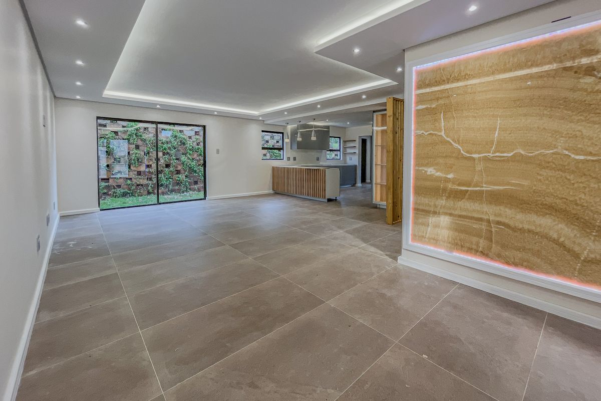 Ultra-Modern 4 Bedroom Masterpiece in Seaward Estate - Photo 2