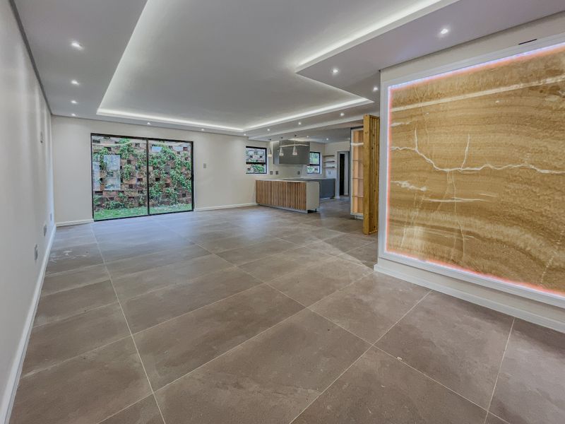 Ultra-Modern 4 Bedroom Masterpiece in Seaward Estate - Photo 2