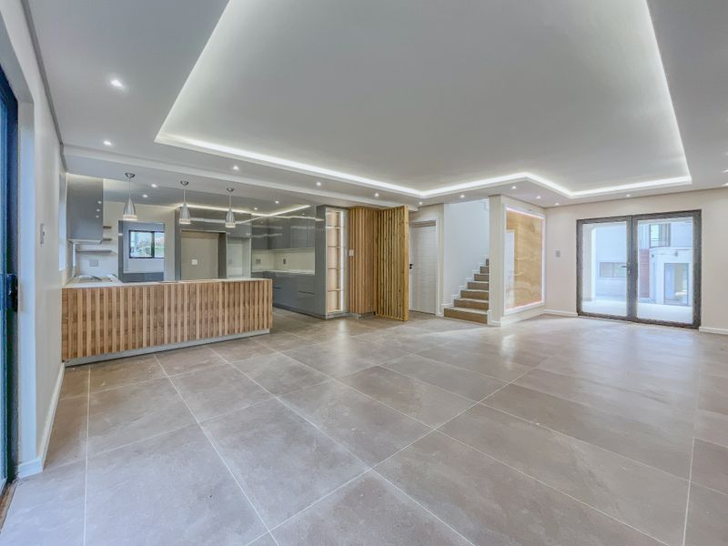 Ultra-Modern 4 Bedroom Masterpiece in Seaward Estate - Photo 1