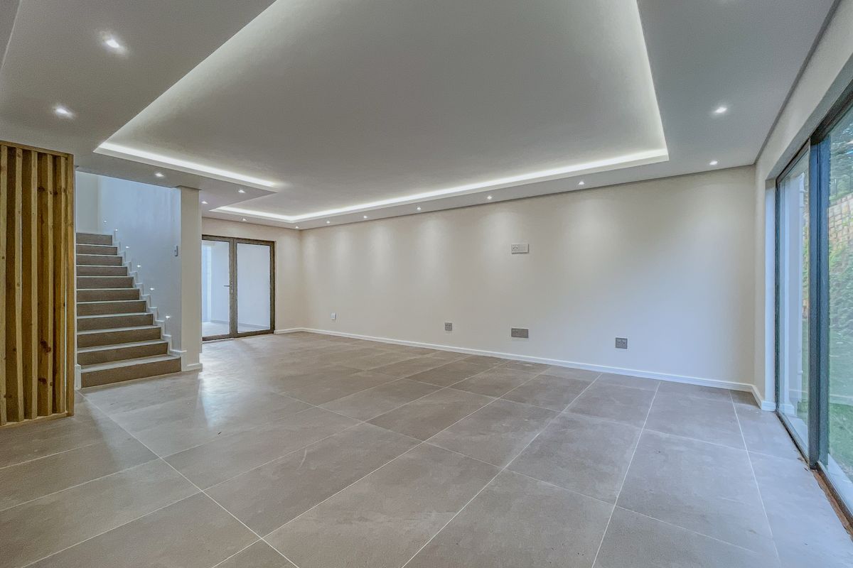 Ultra-Modern 4 Bedroom Masterpiece in Seaward Estate - Photo 3