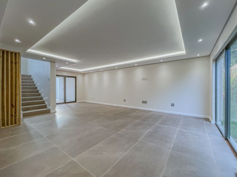 Ultra-Modern 4 Bedroom Masterpiece in Seaward Estate - Photo 3