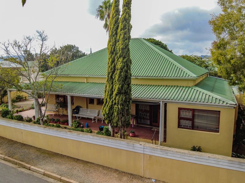 Charming 4-Bedroom Family Home with Spacious Flatlet – Moorreesburg - Photo 6