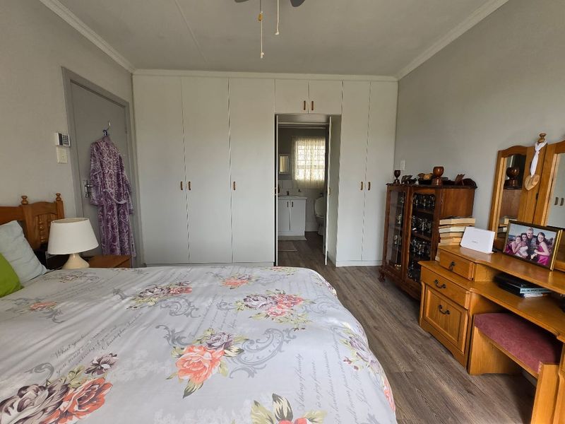 MODERN, SPACIOUS 2 BEDROOM UNIT IN THE SOUGHT AFTER MONTMEDY RETIREMENT VILLAGE - Photo 6