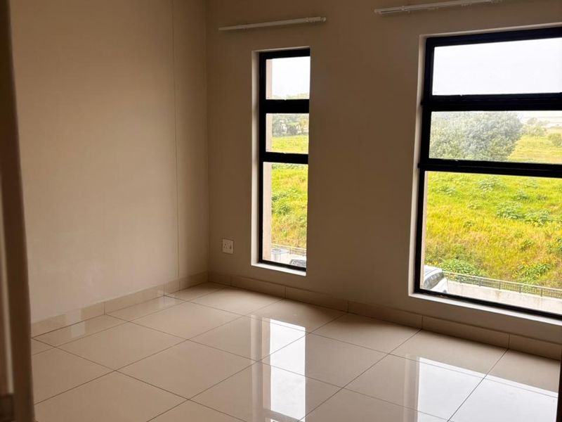 Modern 2-Bedroom Apartment to Rent in Umhlanga Ridge - Photo 8