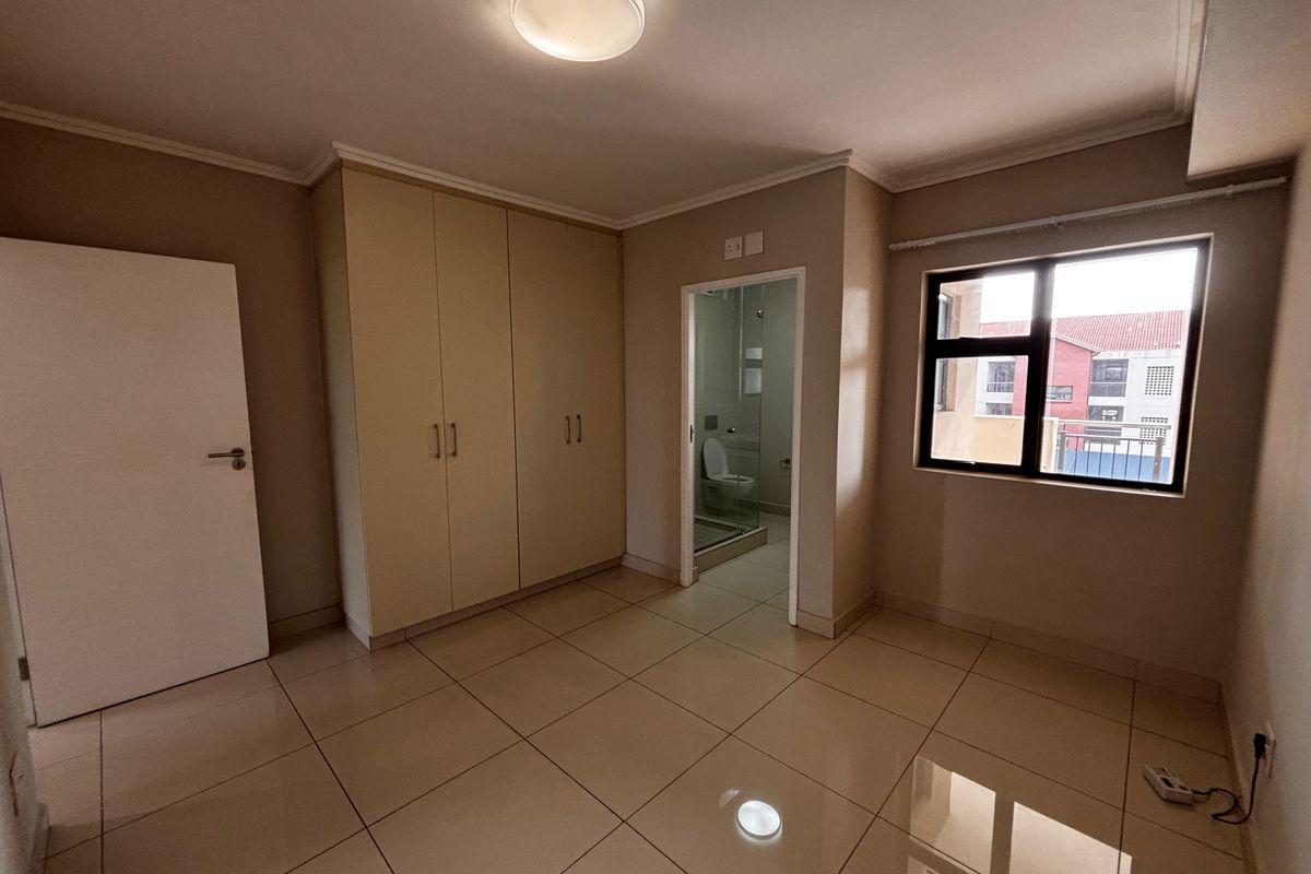Modern 2-Bedroom Apartment to Rent in Umhlanga Ridge - Photo 2
