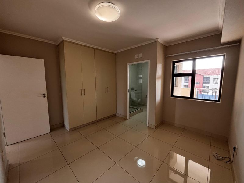 Modern 2-Bedroom Apartment to Rent in Umhlanga Ridge - Photo 2