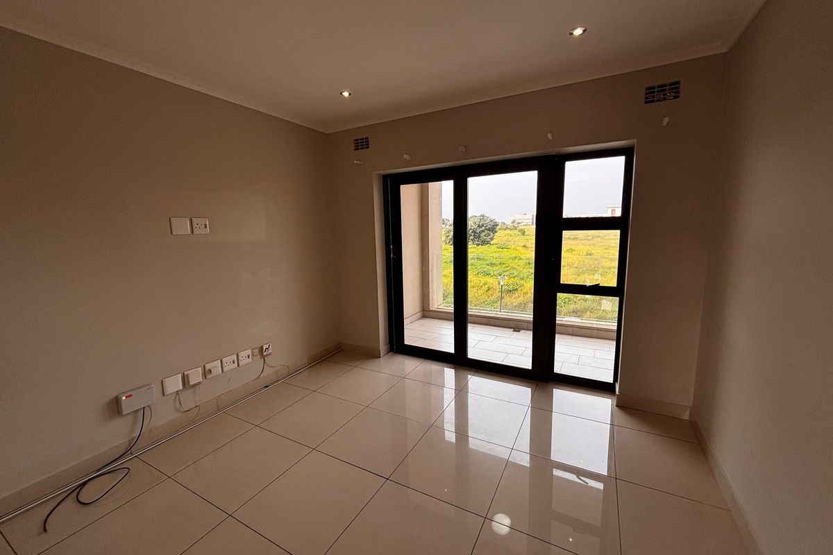 Modern 2-Bedroom Apartment to Rent in Umhlanga Ridge - Photo 4
