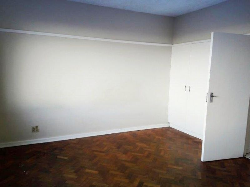 BATCHELOR APARTMENT FOR SALE - Photo 5