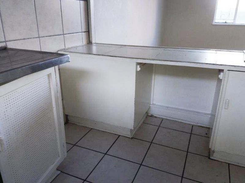 BATCHELOR APARTMENT FOR SALE - Photo 9