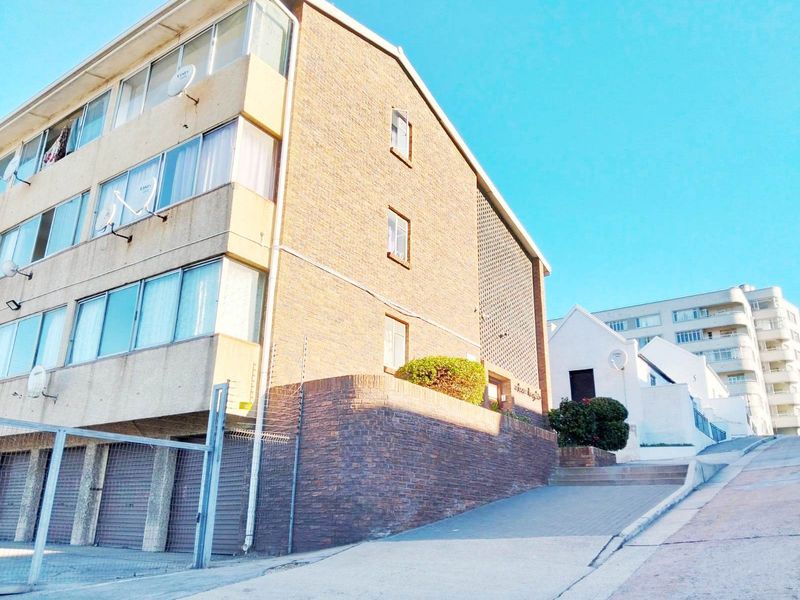 CENTRAL BACHELOR APARTMENT FOR SALE - Photo 1