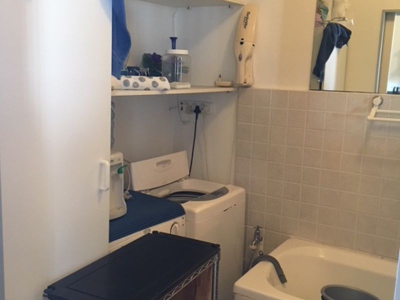 CENTRAL BACHELOR APARTMENT FOR SALE - Photo 8