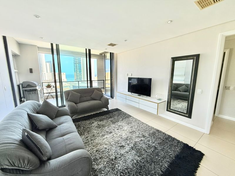 Luxurious 3-Bedroom Penthouse with Private Rooftop Patio in Beacon Rock - Photo 2