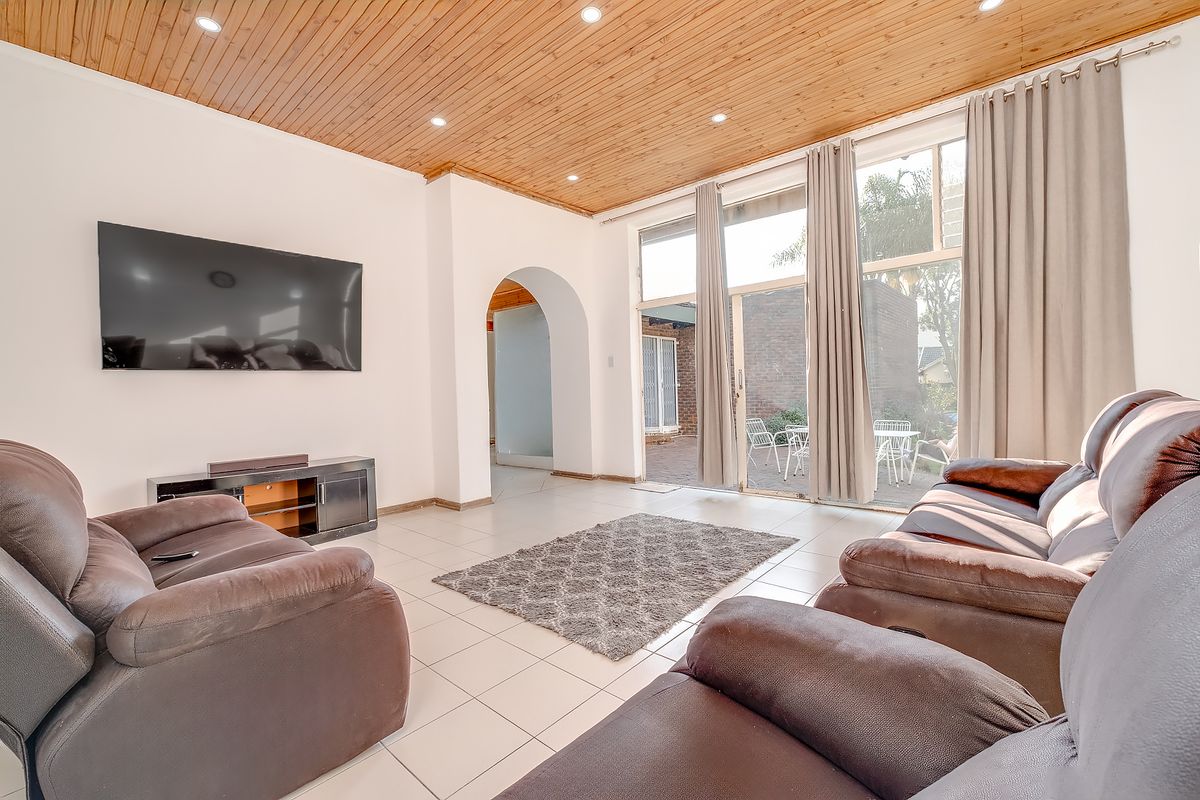 Live, Earn & Grow – Exceptional Multi-Dwelling Investment with Potential 17%+ Gross Yield - Photo 2