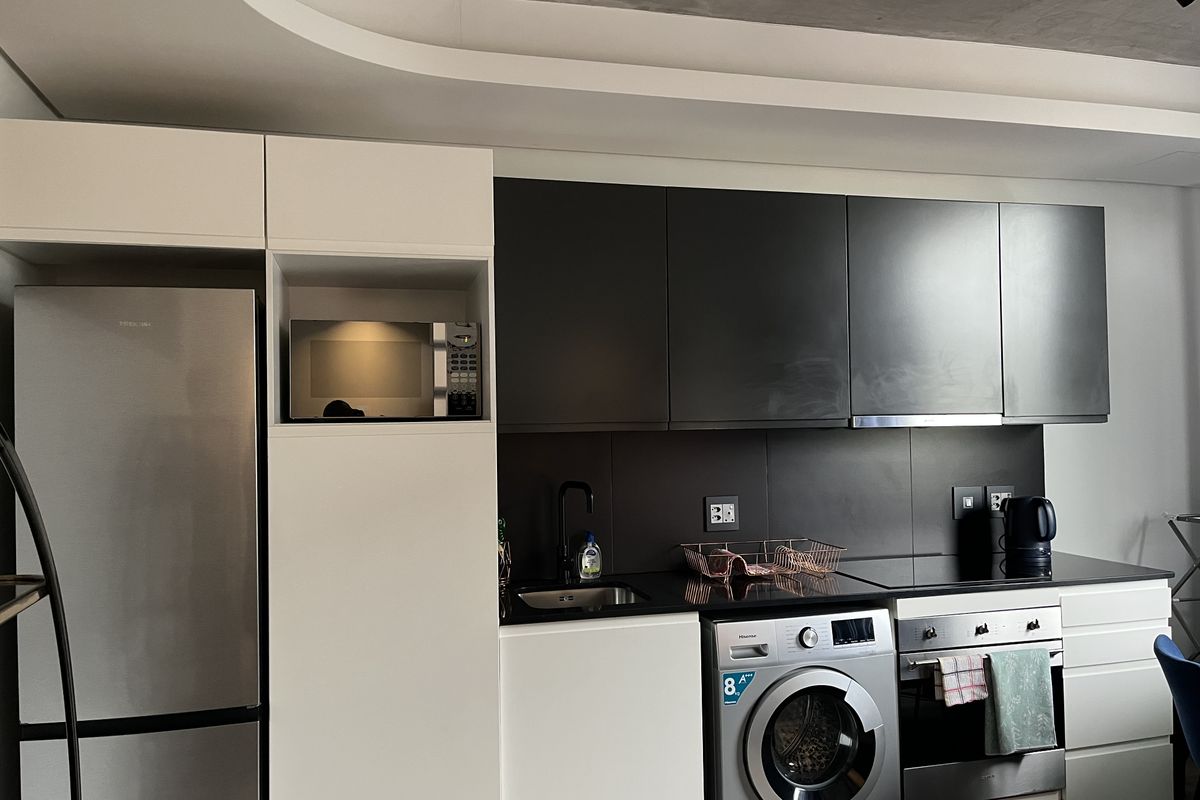 modern fully furnished 1 bedroom apartment in the heart of De waterkant - Photo 5
