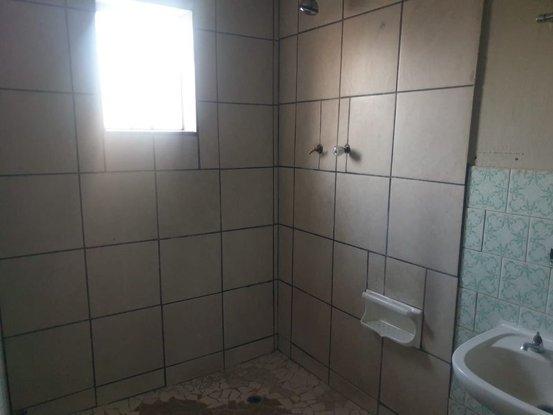 8 Bedroom house for sale in Brakpan - Photo 6