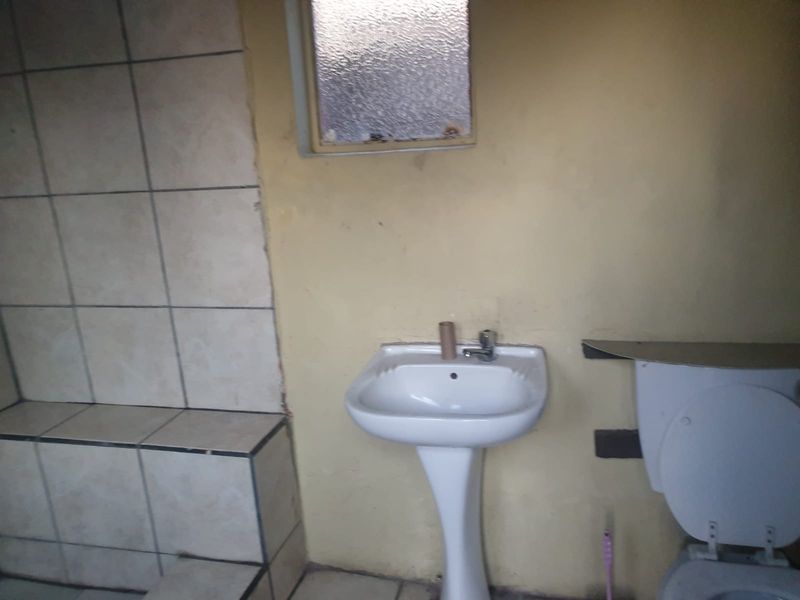8 Bedroom house for sale in Brakpan - Photo 5