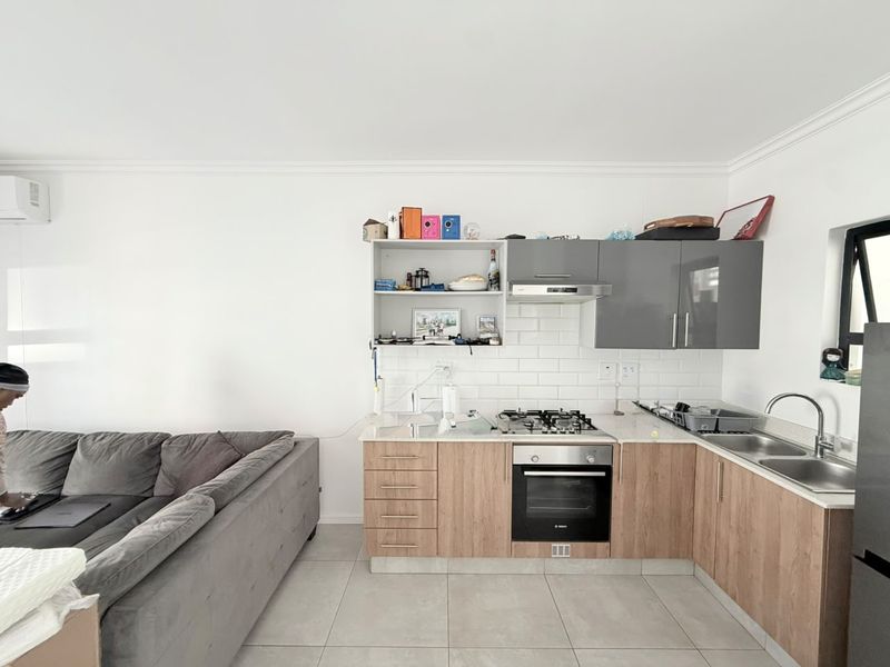 Modern 2 Bedroom, 2 Bathroom Apartment for Sale in Summer Ridge, Umhlanga Ridge - Photo 1