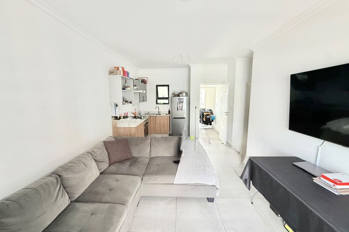 Modern 2 Bedroom, 2 Bathroom Apartment for Sale in Summer Ridge, Umhlanga Ridge - Photo 3
