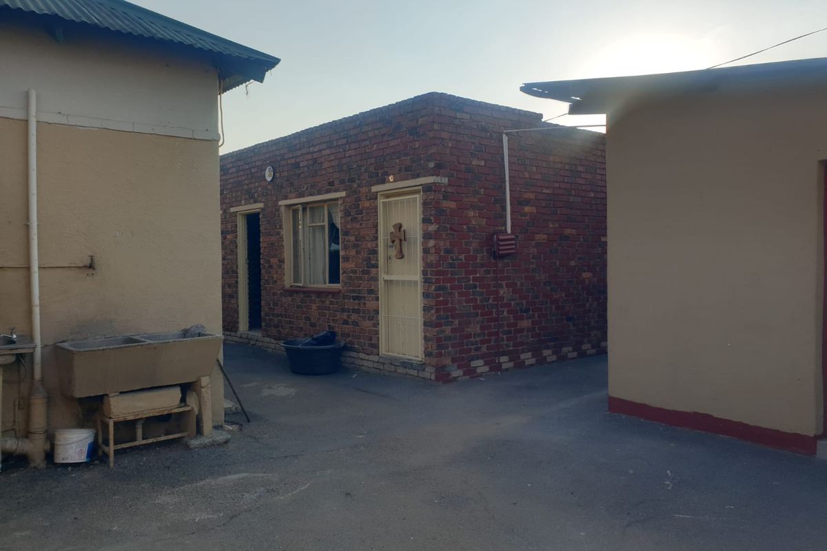 12 Bedroom House For Sale in Brakpan Central - Photo 3
