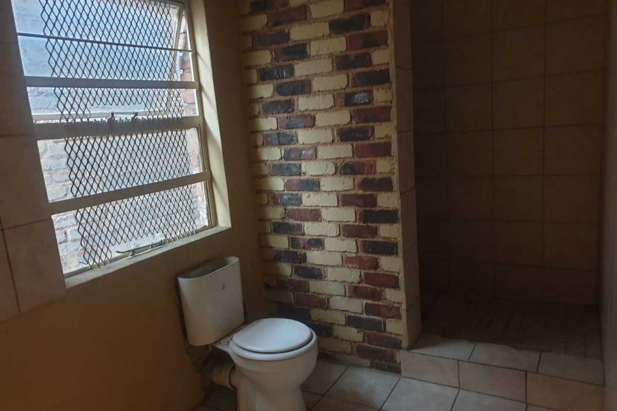 12 Bedroom House For Sale in Brakpan Central - Photo 2