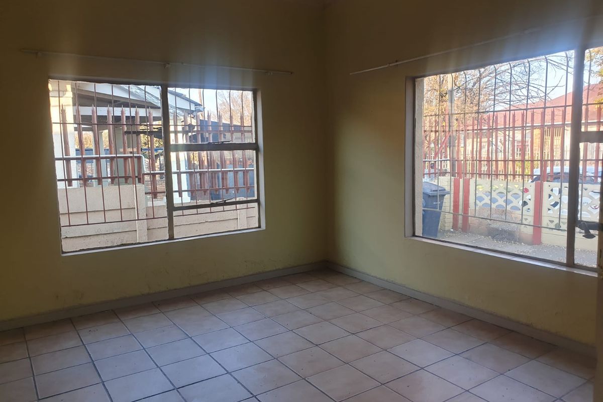 12 Bedroom House For Sale in Brakpan Central - Photo 4