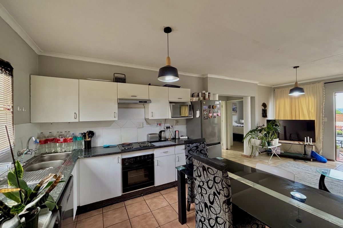 Lock-Up-and-Go Living with Views Across Johannesburg - Photo 4