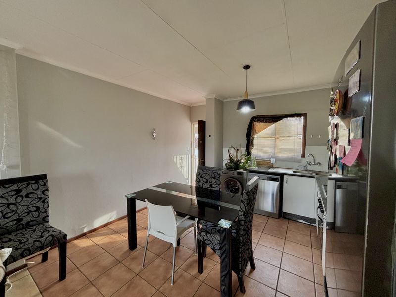 Lock-Up-and-Go Living with Views Across Johannesburg - Photo 5