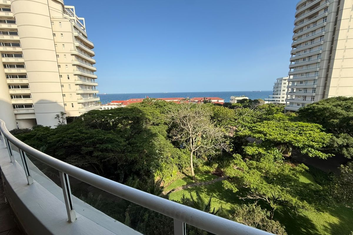 Luxury Coastal Living at Oyster Quays, Umhlanga - Photo 2