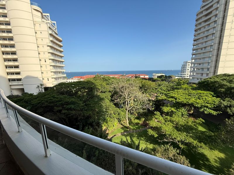 Luxury Coastal Living at Oyster Quays, Umhlanga - Photo 2