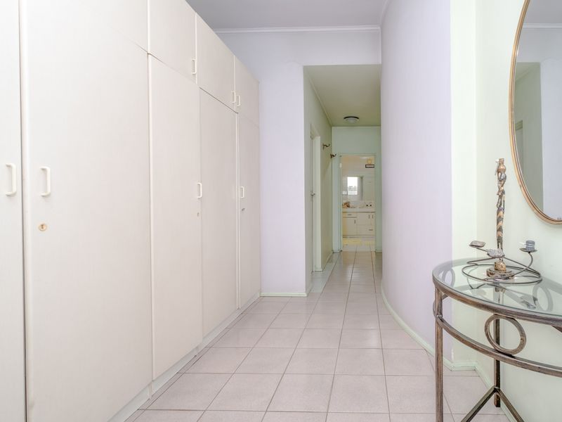 LUXURY ABOUNDS IN AN EXCEPTIONAL SETTING DEFINED BY STRIKING DESIGN AND VIBRANT AMBIENCE - Photo 6