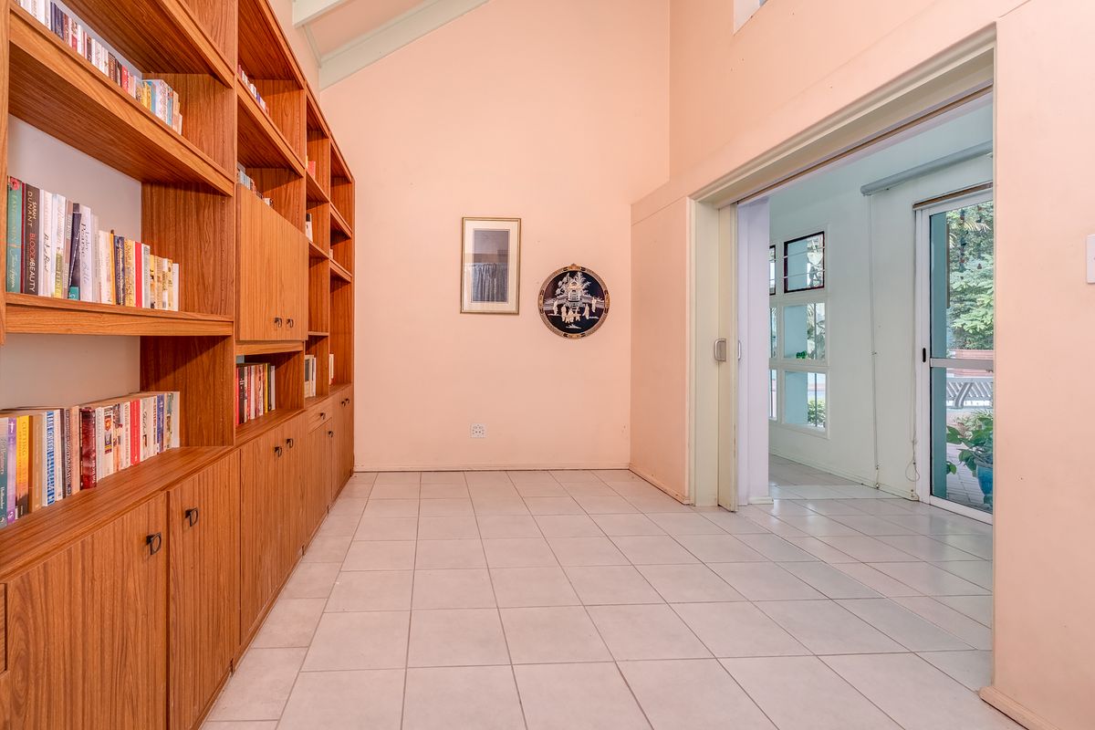 LUXURY ABOUNDS IN AN EXCEPTIONAL SETTING DEFINED BY STRIKING DESIGN AND VIBRANT AMBIENCE - Photo 5