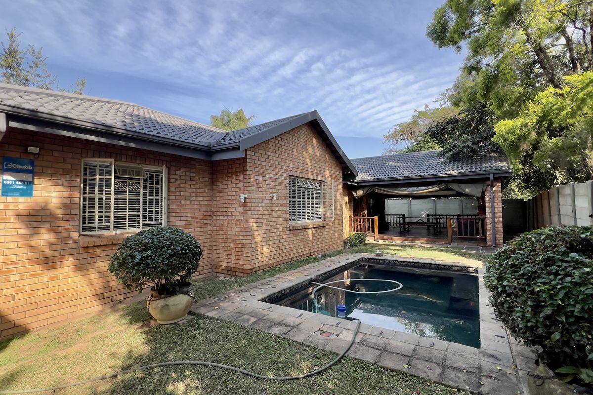 3 Bedroom House to Let in Sonheuwel - Photo 2