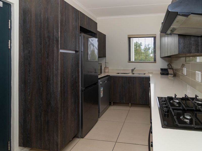 Furnished 3 bedroom apartment in De Velde to rent - Photo 2