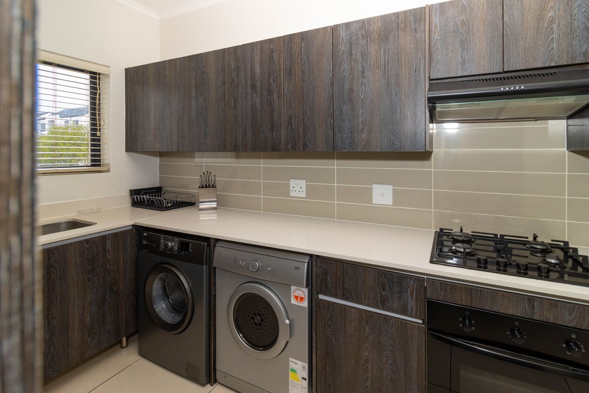 Furnished 3 bedroom apartment in De Velde to rent - Photo 3