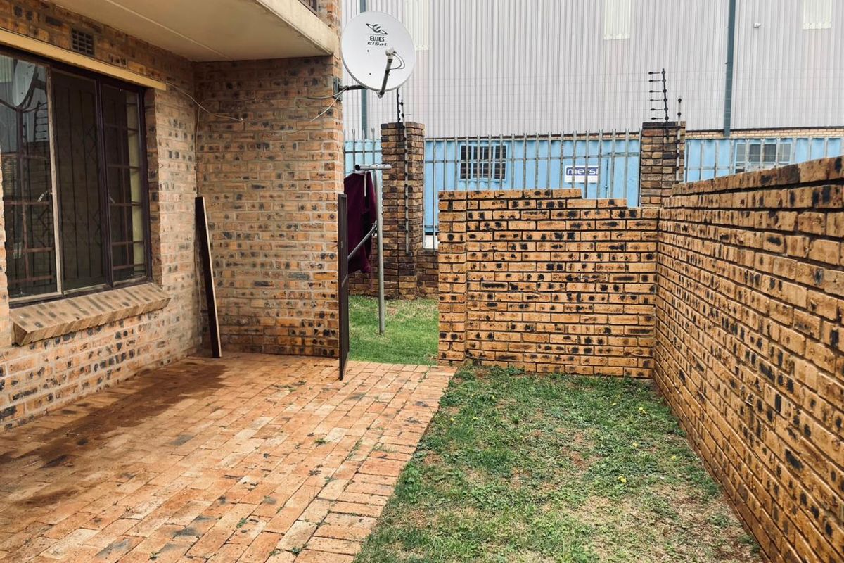 2 Bedroom Ground floor unit for sale - Photo 4