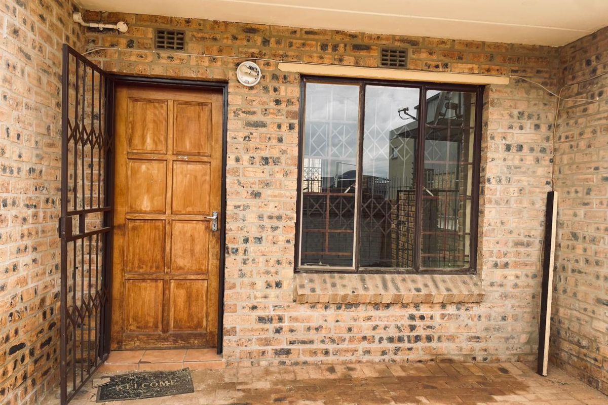 2 Bedroom Ground floor unit for sale - Photo 3