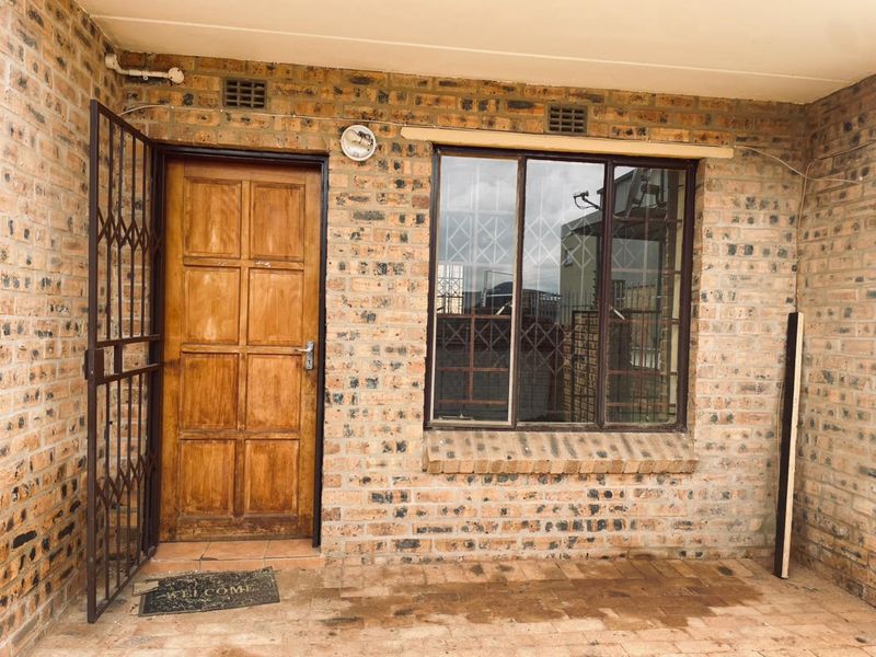 2 Bedroom Ground floor unit for sale - Photo 3