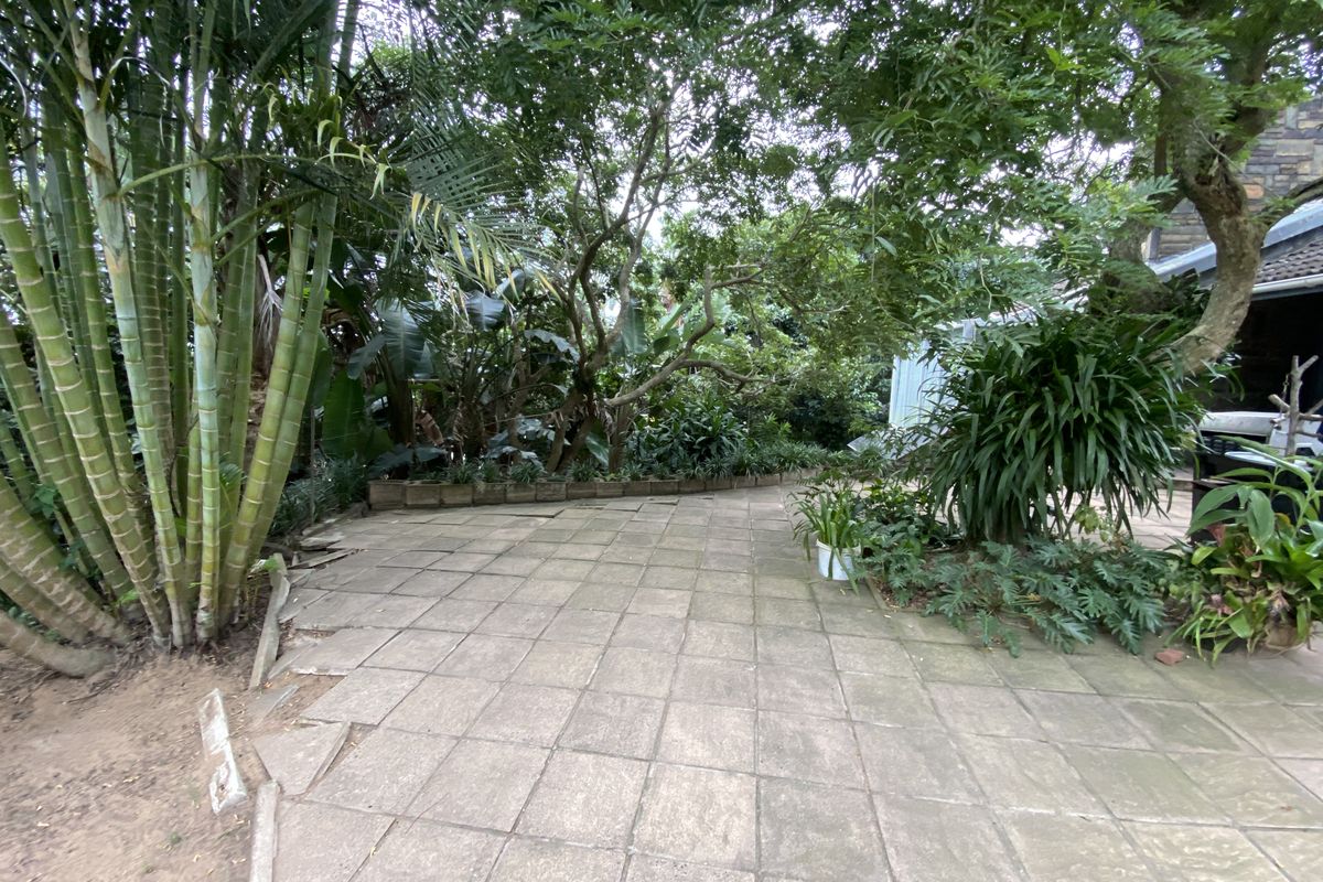 Free standing House with a Granny flat on a large stand in Westbrook (Fixer-Upper) - Photo 2