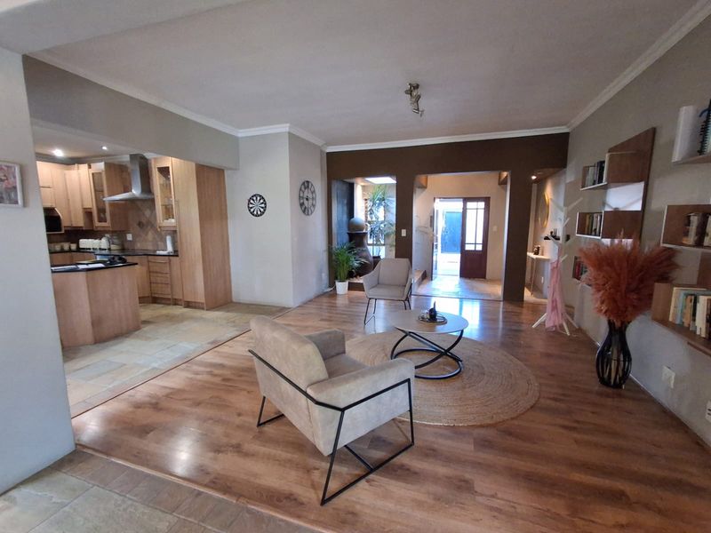 SPACIOUS FAMILY HOME FOR SALE IN GLEN MARAIS 🏡 - Photo 7