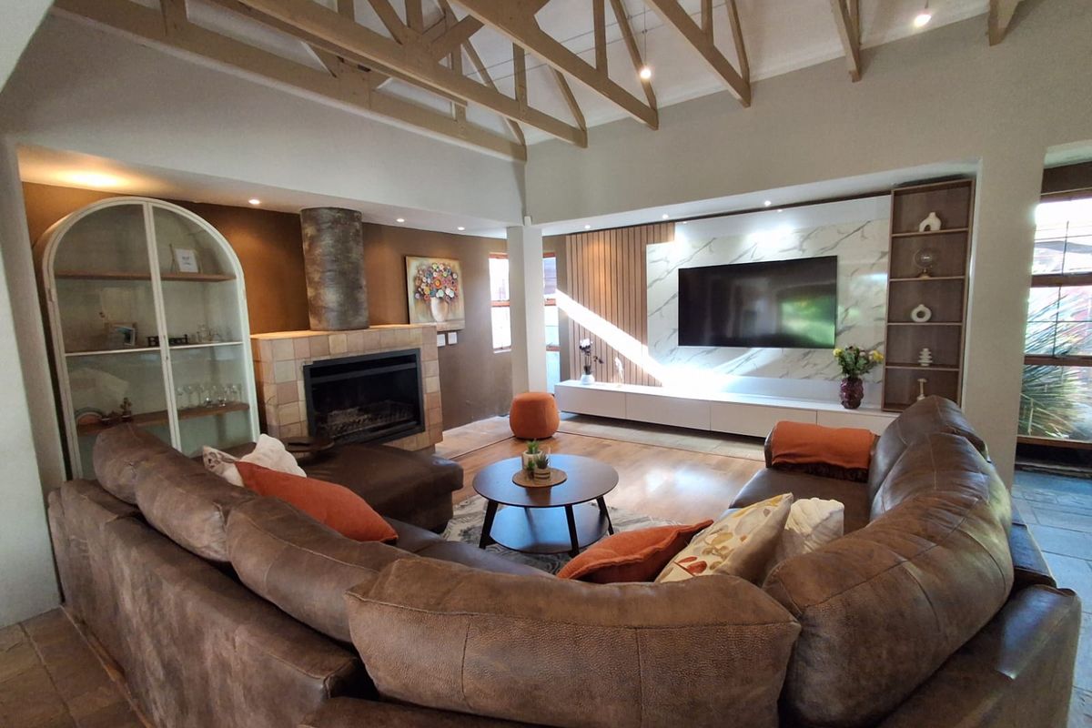 SPACIOUS FAMILY HOME FOR SALE IN GLEN MARAIS 🏡 - Photo 5