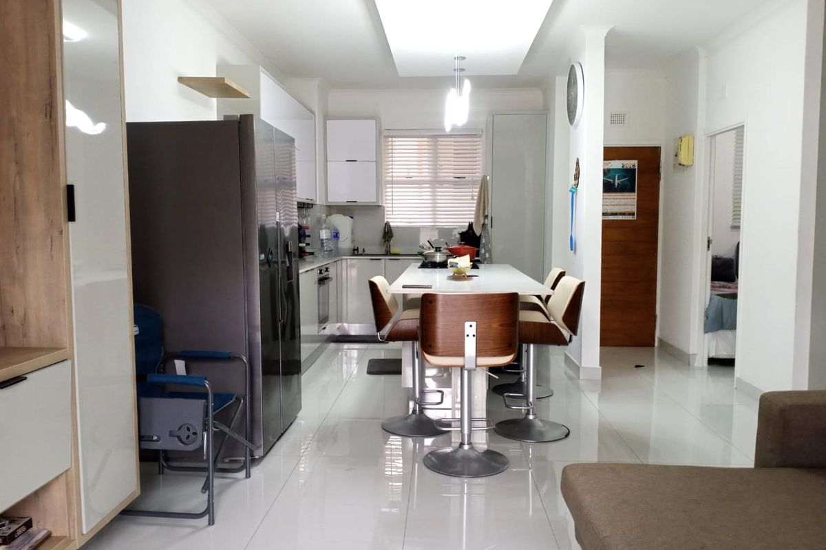 Stylishly Renovated Coastal Apartment in Westbrook - Photo 4