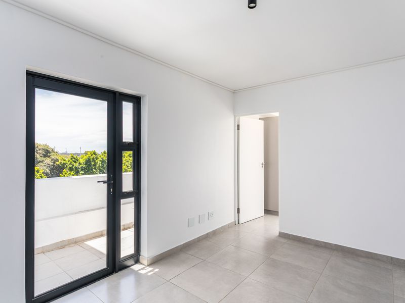 Contemporary 2-Bedroom Apartment for Sale - Photo 6