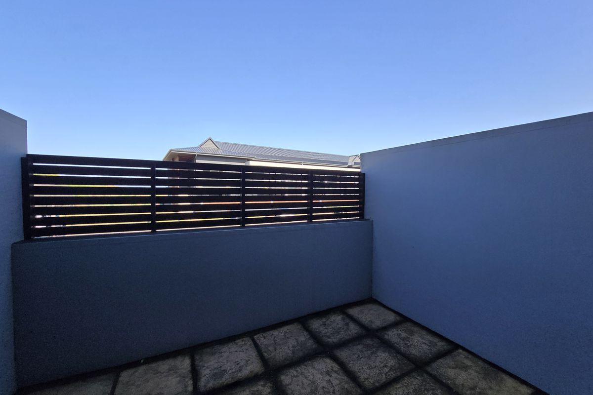 OCEAN CLUB TO LET - Photo 2