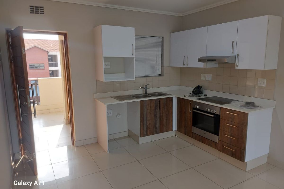 Modern 2-Bedroom Apartment in Ridge Town Central – Prime Location! - Photo 3